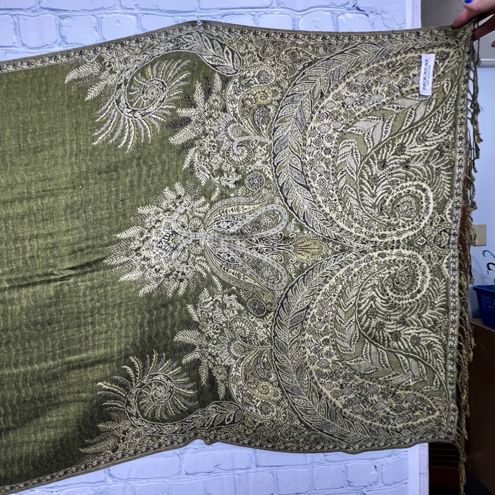 Green SOLD🚫NWOT 2-|•PASHMINA•| 1 GREEN + 1 RED/GOLD 70% Pashmina + 30 % Silk - Picture 13 of 16